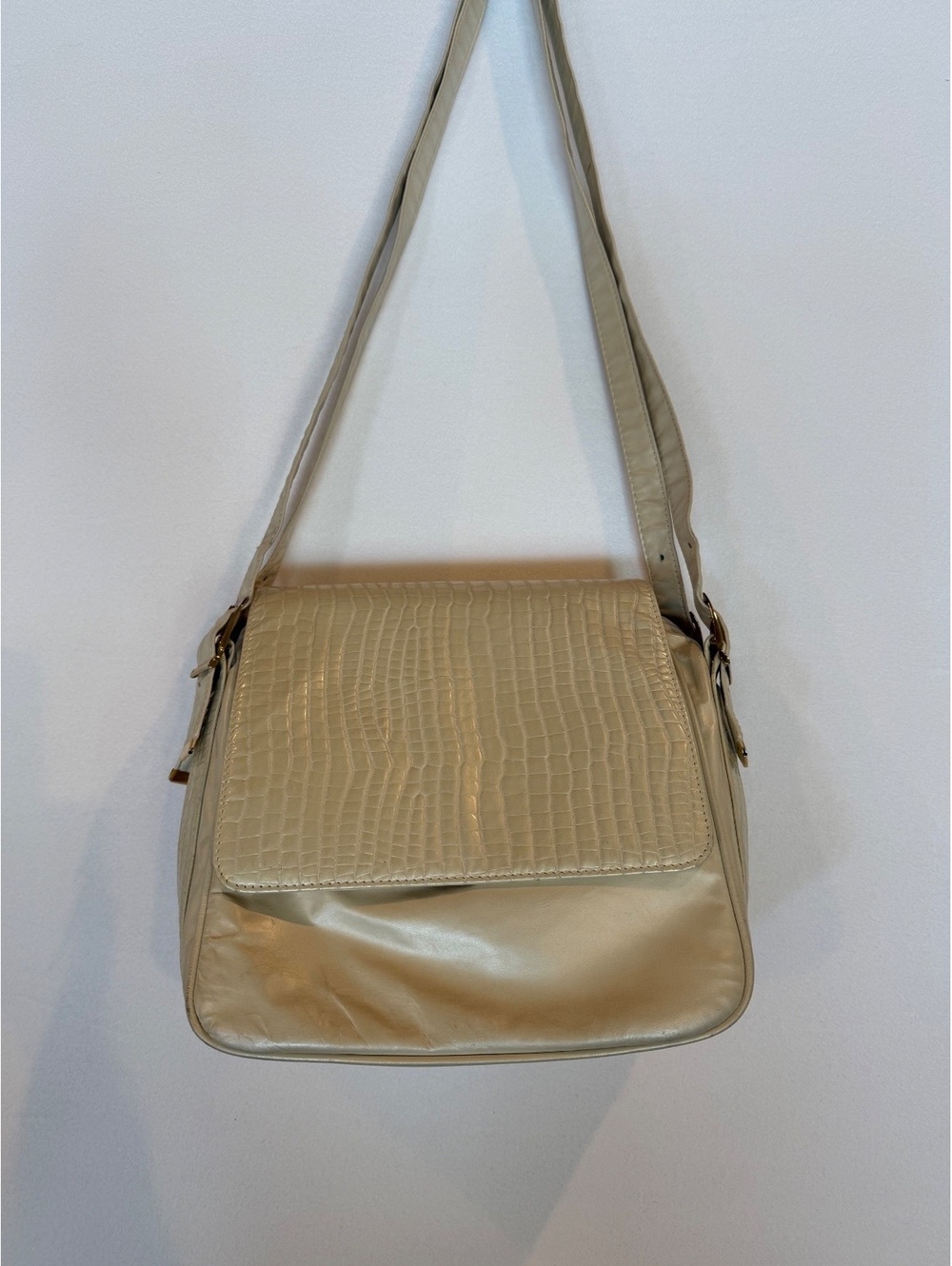 Vintage Karam Genuine Leather Cream Shoulder Bag Made in New York City